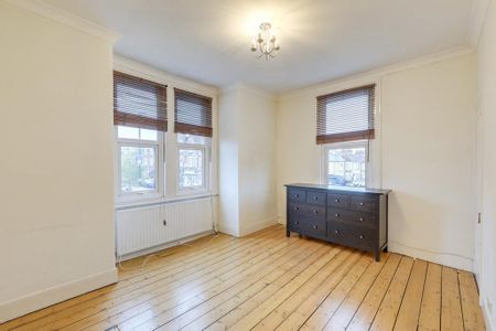 3 bedroom end of terrace house to rent - Photo 4