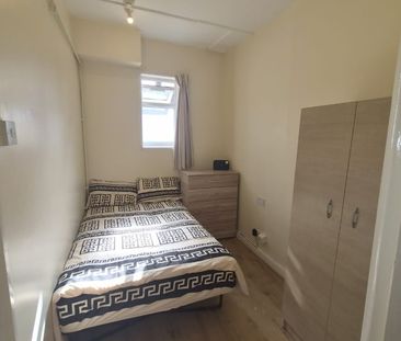Studio Flat, St. Pauls Road, N17 - Photo 2