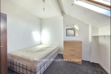 5 Bed Student Accommodation - Photo 3