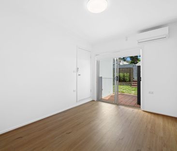 Updated townhouse in high sought after location - Photo 6