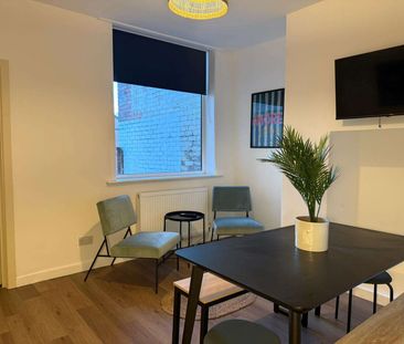 Church Street West Room 2 - Photo 2