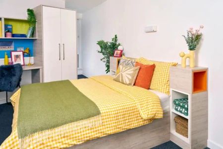 Large High Double Studio - Photo 5