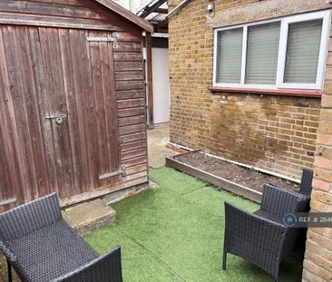 Studio to rent - Photo 5