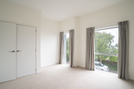 Lovely Townhouse - Photo 3