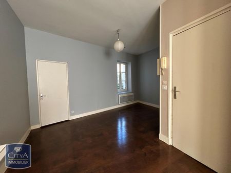 Location Appartement 1 pièce 25m² CHATEAUROUX 36000 - Photo 2