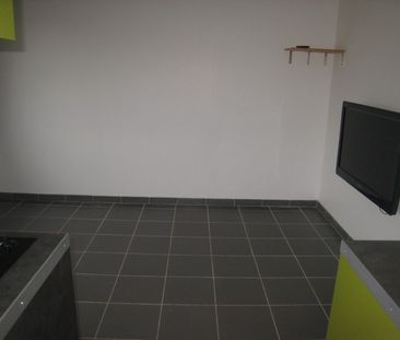Location Appartement 2 pièces 29m² VALENCIENNES 59300 - Photo 3