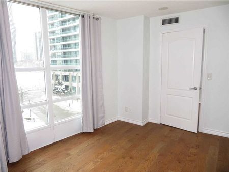 For Lease - 33 Elm Drive Unit# 406, Mississauga, Ontario - Photo 5