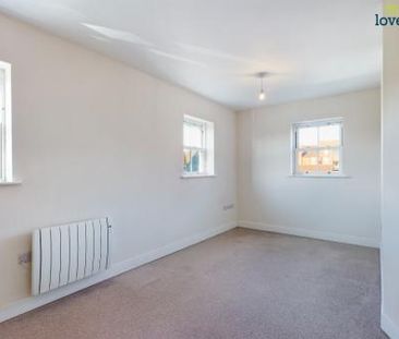 2 bedroom Flat To Let - Photo 3