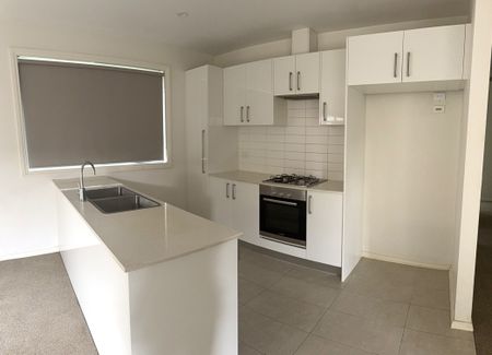 Modern living in the heart of Ardeer! - Photo 2