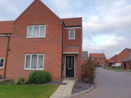 Hyde Way, Sleaford, NG34 - Photo 1