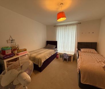 Nicholas Charles Crescent, Aylesbury - Photo 5