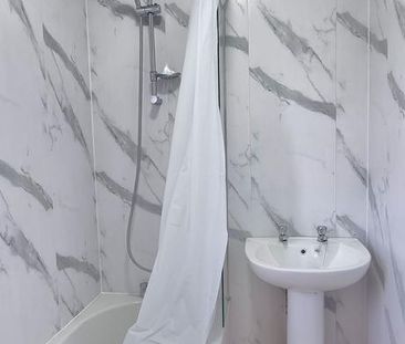 2 bedroom semi-detached house to rent - Photo 3