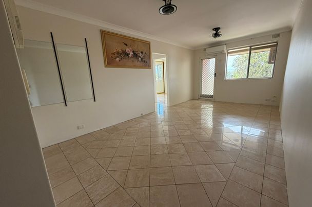 Available after 5 January 26 - Photo 1