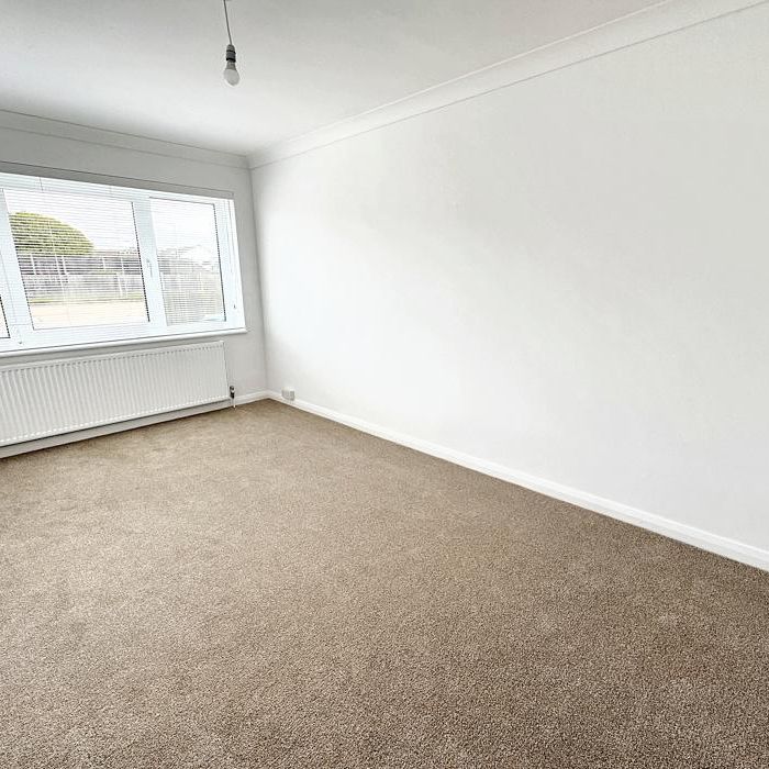 2 bedroom detached bungalow to rent - Photo 1