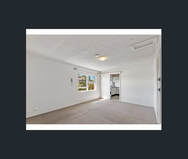 Spacious Studio in the Heart of Newtown - Photo 1