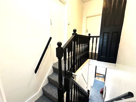 4 Bedroom House - Photo 2