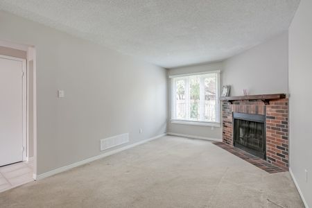 For Lease - 265 Mississaga Street, Oakville, Ontario - Photo 5