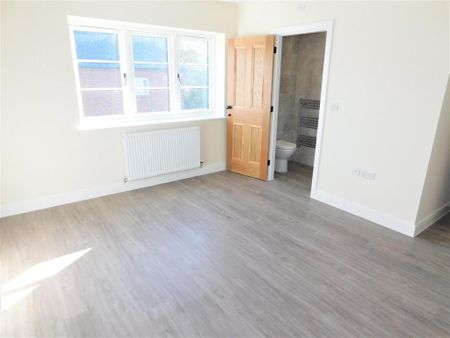 3 bedroom terraced house to rent - Photo 3