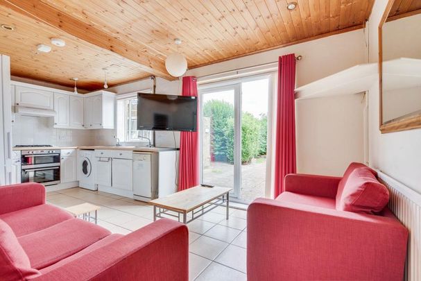 2 bedroom house to rent - Photo 1