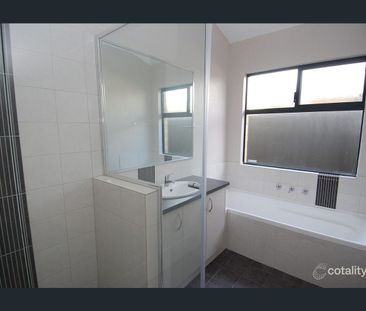 44 Vellum Loop, Aveley, WA 6069 - Photo 4