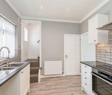 2 bedroom terraced house to rent - Photo 2