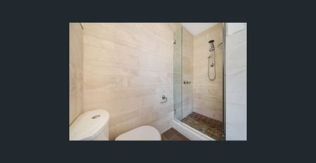 Spacious & Light-Filled North-Facing Apartment Showcasing Incredible Harbour & North Head Views - Photo 4