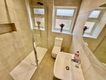 2 bedroom terraced house to rent - Photo 4