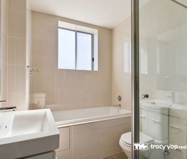 Luxury North Facing Spacious Apartment - Photo 2