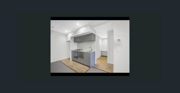 Adorable One Bedroom Apartment - Photo 1
