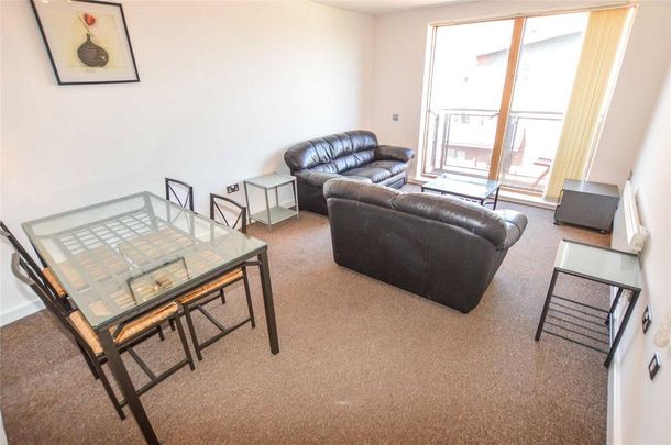 2 bedroom flat to rent - Photo 1