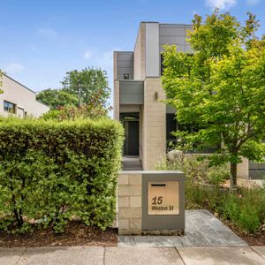 Luxury Home with Private Lift, Wine Cellar & Three-Car Garage - Photo 2