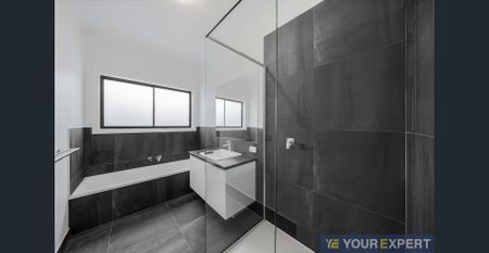 Stunning Modern Home - Photo 5