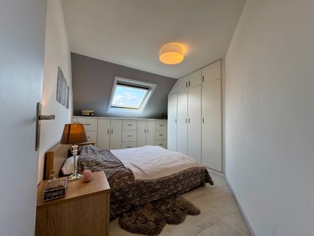 Charmante woning met 4 slaapkamers, 2 badkamers en tuin. - Photo 5