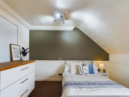 6 bedroom house to rent - Photo 2