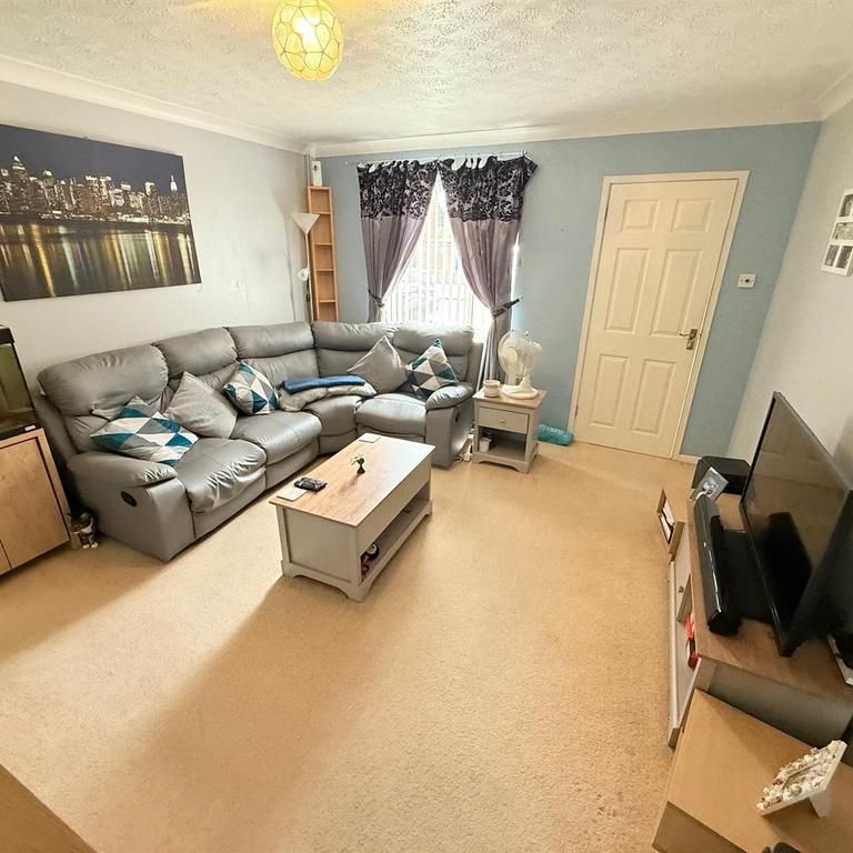 2 bedroom semi-detached house to rent - Photo 1