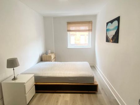 2 bedroom flat to rent - Photo 3
