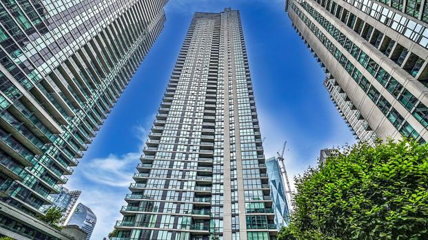 For Lease - 18 Harbour Street Unit# 307, Toronto, Ontario - Photo 1