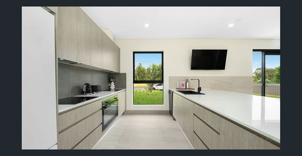 Within walking distance of local shops, schools, and public transport! - Photo 1