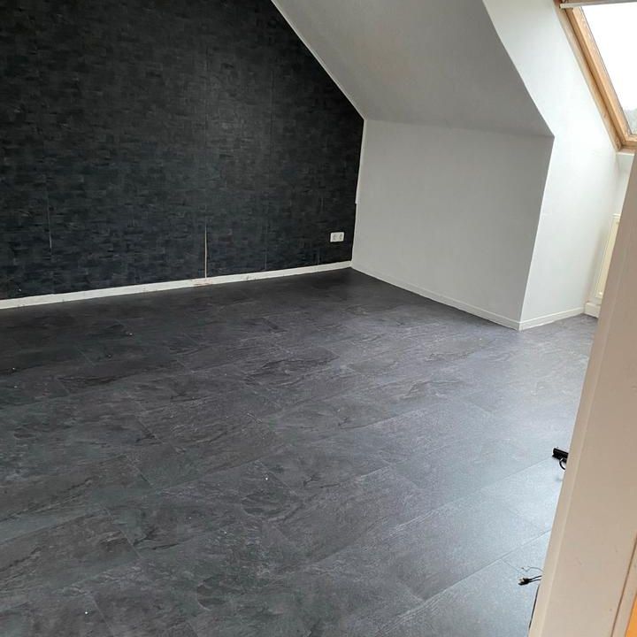 Dein gemütliches Zuhause im Dachgeschoss- 1-Raumwohnung ab 01.03. - Photo 1