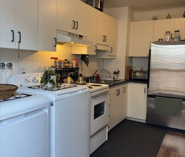 Beau 3 1/2 2e étage rue Bagot St-Sauveur, Novembre - Photo 4
