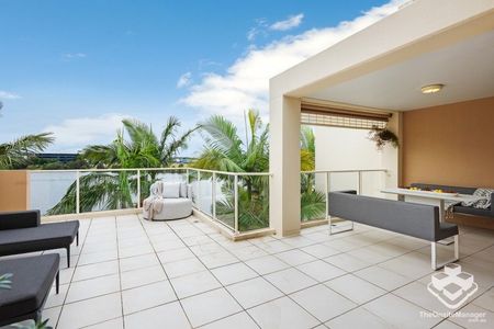 Resort-Style Waterfront Sub-Penthouse in The Reserve, Varsity Lakes - Photo 3