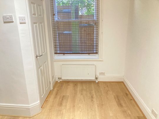 Studio Flat, West Hampstead, NW6 - Photo 1