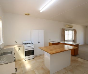 190 Ryan Street - Photo 4