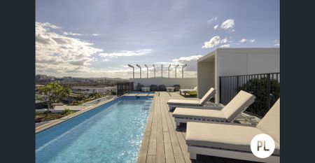 Stylish fully-furnished apartment with stunning rooftop facilities - Photo 2