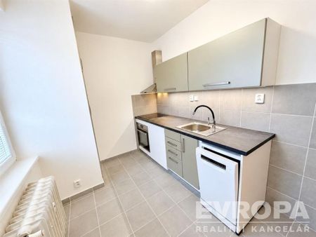 Pronájem bytu 2+1 56 m2 - Fotografie 2