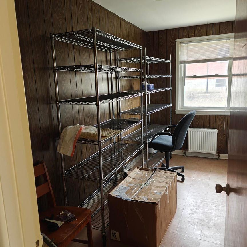 For Lease - 374 Central Park Boulevard Unit# Room #7, Oshawa, Ontario - Photo 1