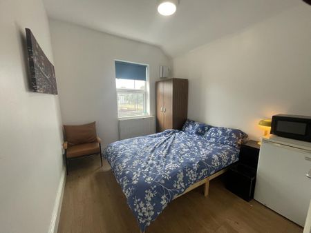 1 bedroom house of multiple occupation to rent - Photo 3