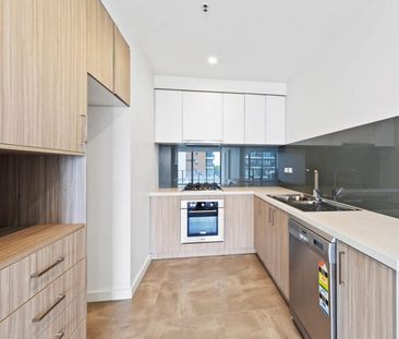 SIMPLE LIVING, IN PRIME LOCATION. - Photo 5