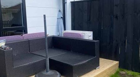 Near new low maintenance townhouse - Photo 5