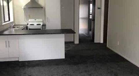 Safe And Central - Photo 5